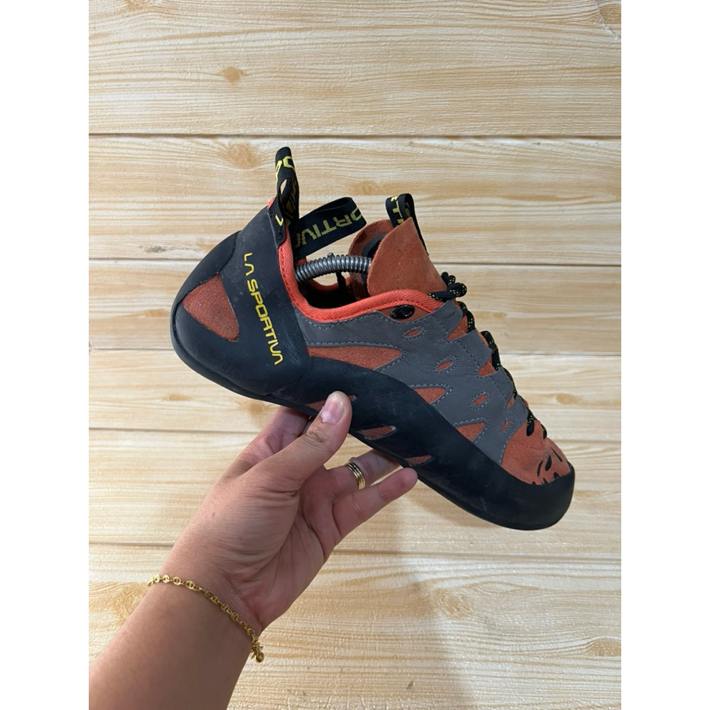 Sepatu Panjat LaSportiva