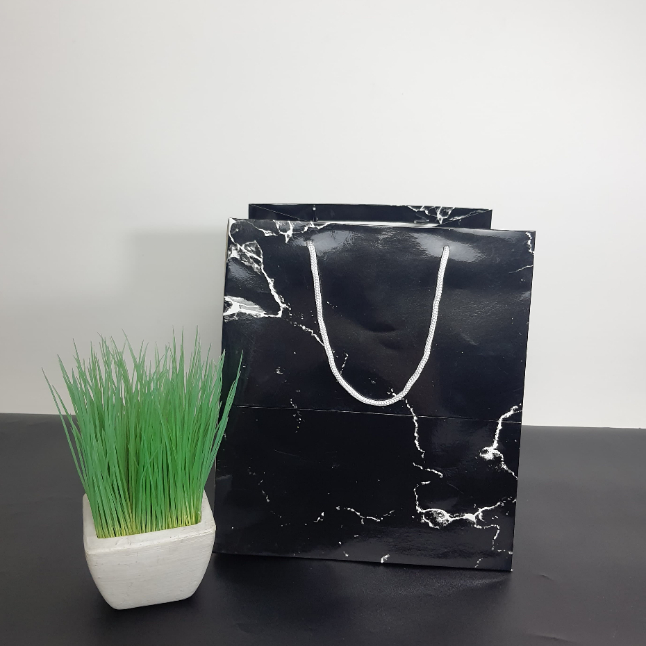 

Marmer Hitam Paperbag Motif Aesthetic uk 25 x 25 x 28 cm