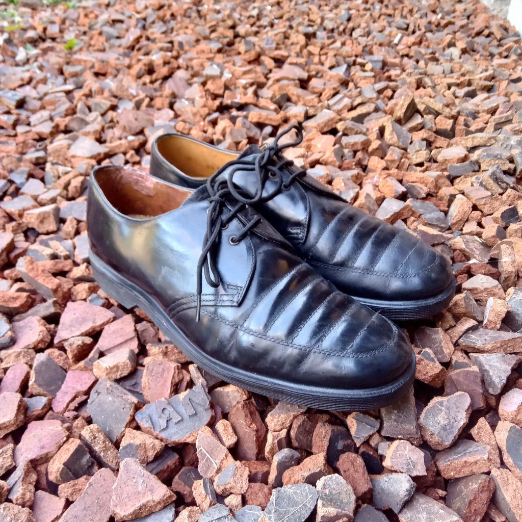 Sepatu Second /// Dr. Martens Vintage /// docmart Rare and limited
