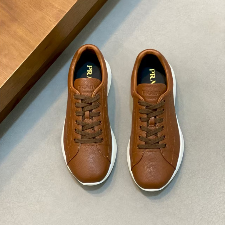 Prada high-end comfortable casual shoes, fashionable men's imported cowhide sports shoes, running sh