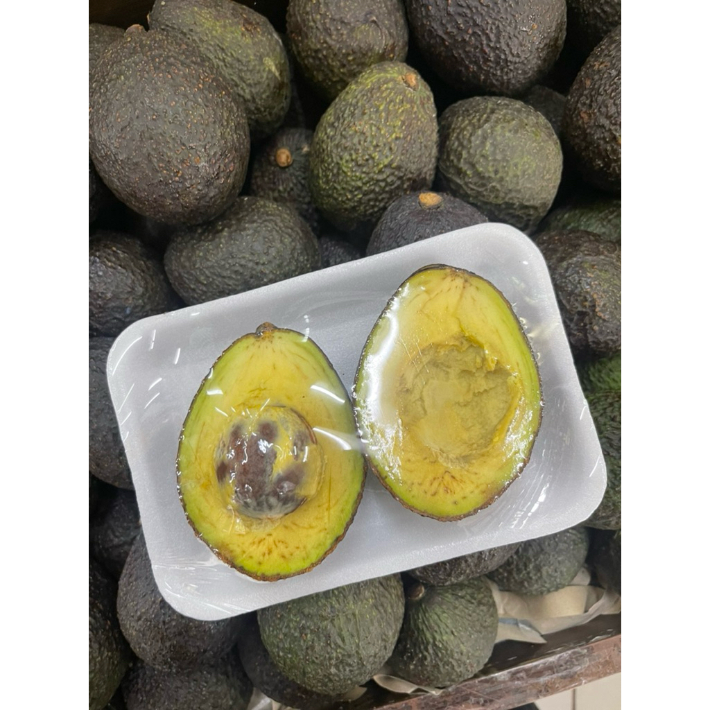 Alpukat Mentega Hass Lokal / Alpukat Mentega Hass 1 kg