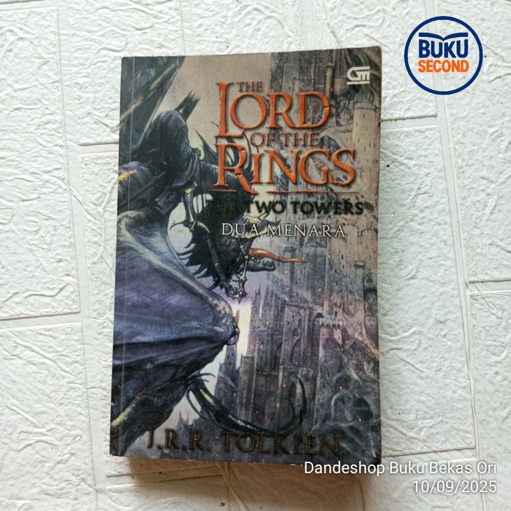 The Lord Of The Rings The Two Towers (Dua Menara) by J.R.R. Tolkien - Novel Original Bekas Preloved