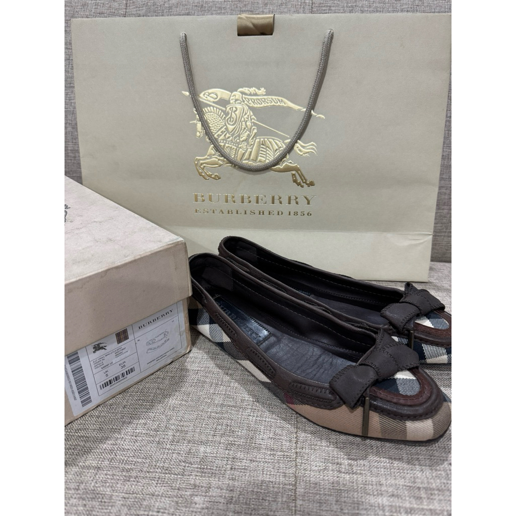 Preloved Burberry Flatshoes Authentic