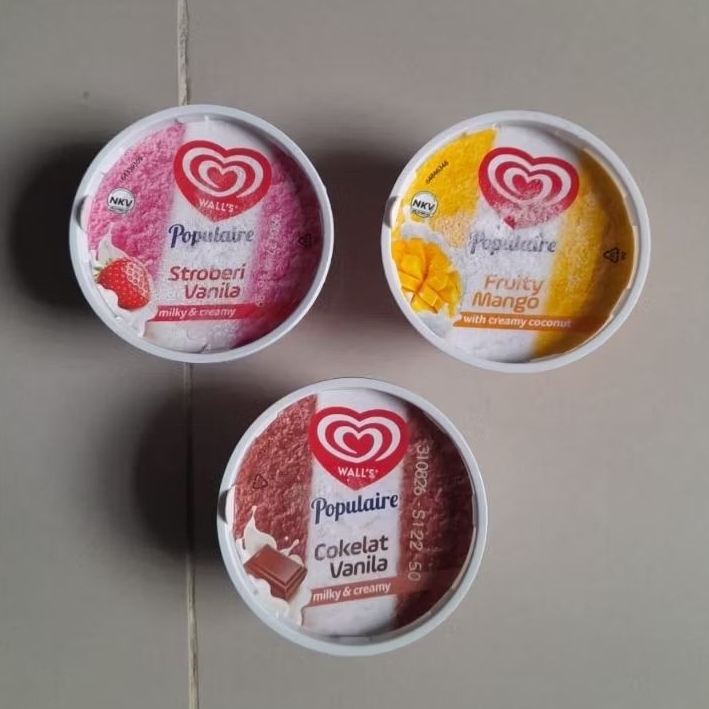 ( Gojek Only ) Wall's popularie walls es krim ice cream cup rasa COKLAT / STRAWBERRY / MANGGA MANGO