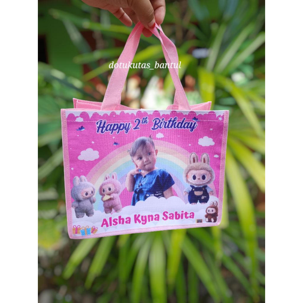 

TAS ULTAH LABUBU/SOUVENIR TAS ULANGTAHUN/TAS ULTAH FREE NAMA