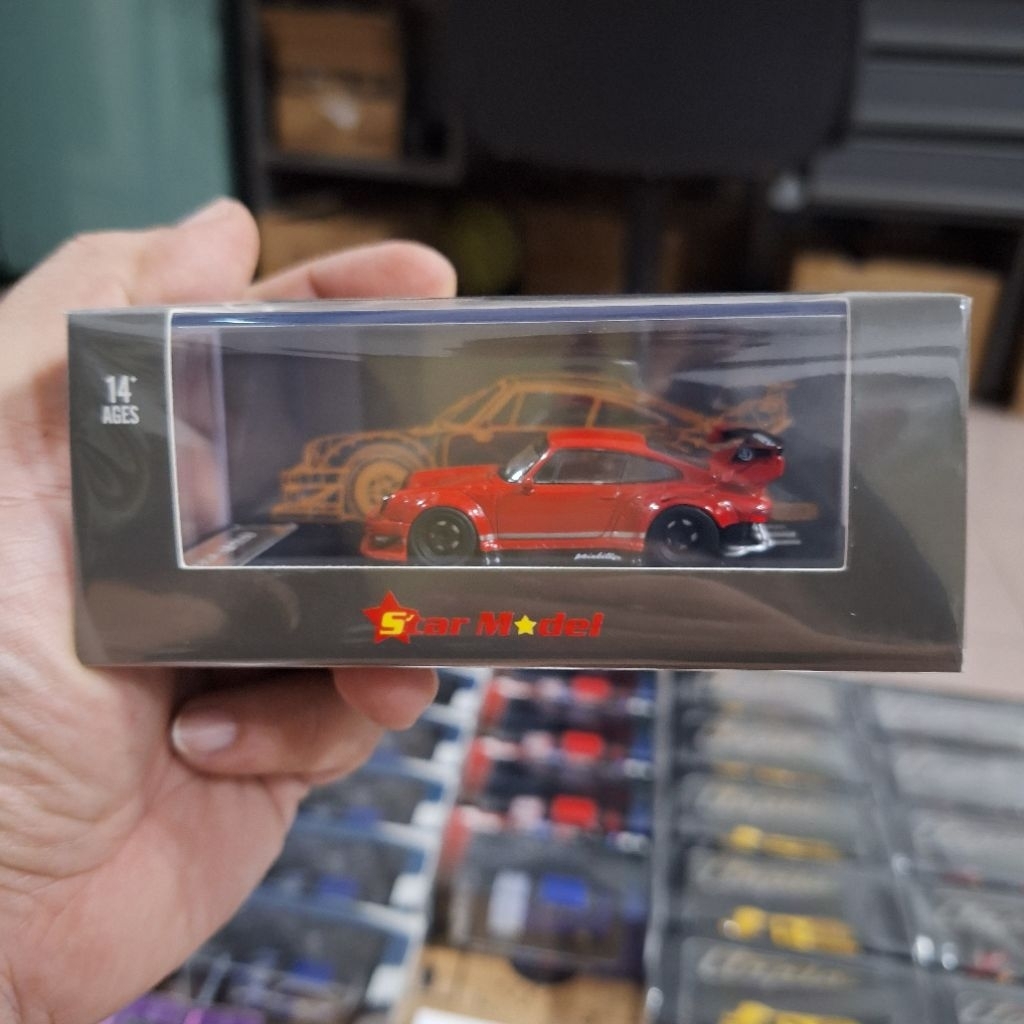 Star Model Diecast Skala 64 Porsche RWB Red
