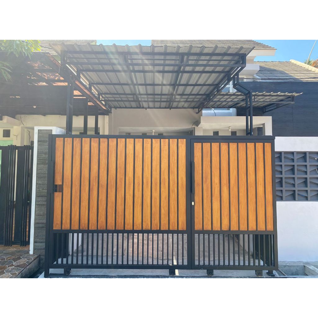 PAGAR WOODPLANK MINIMALIS KOMBINASI BESI
