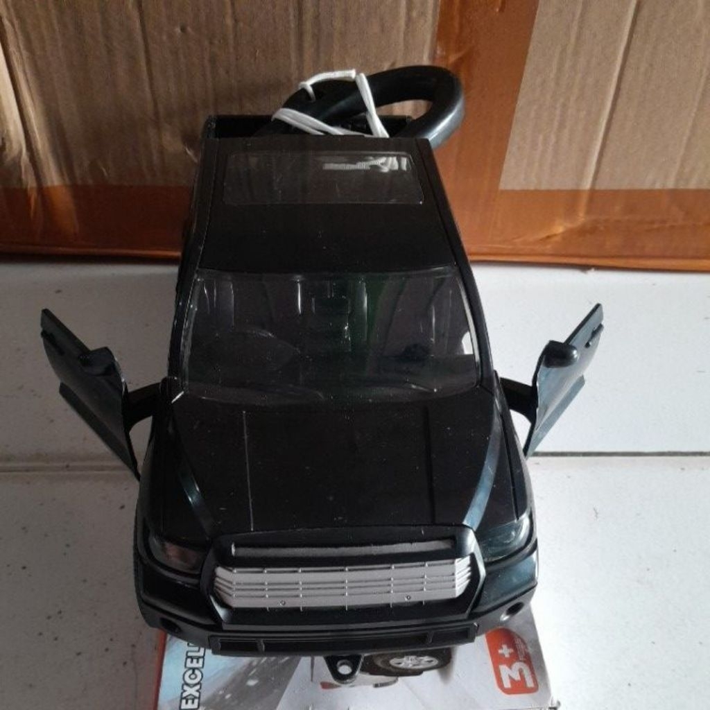 mobil musik dan lampu basuri