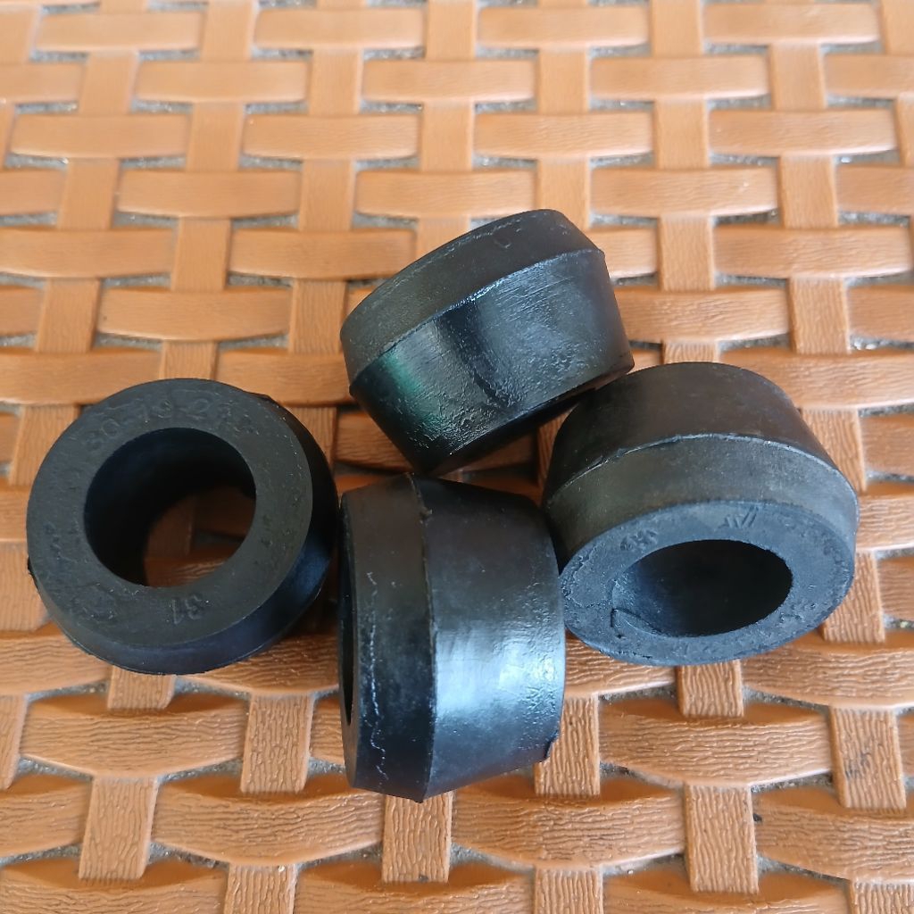 KARET SHOCK INNOVA,PORTUNER,HAILUX