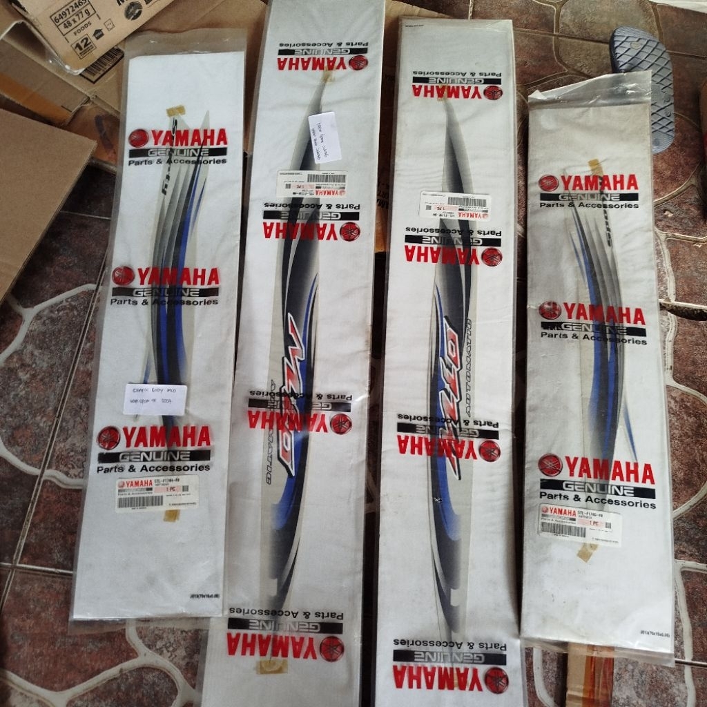 Stiker Striping Graphic Body Belakang Mio Lama Sporty Putih 2007 Original Asli YGP