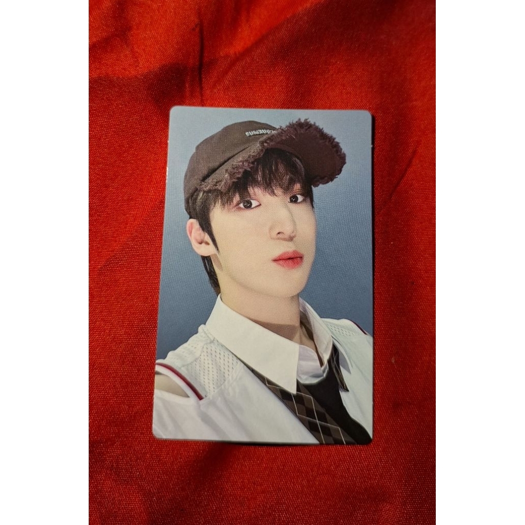 Official photocard Yunho Ateez Birthday