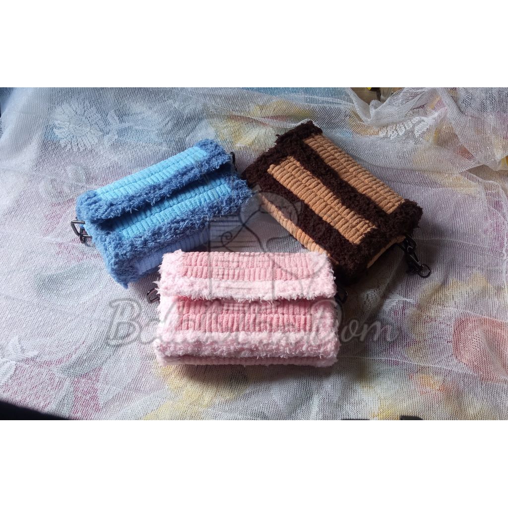 Tas Kanvas Plastik / Tas Selempang Wanita