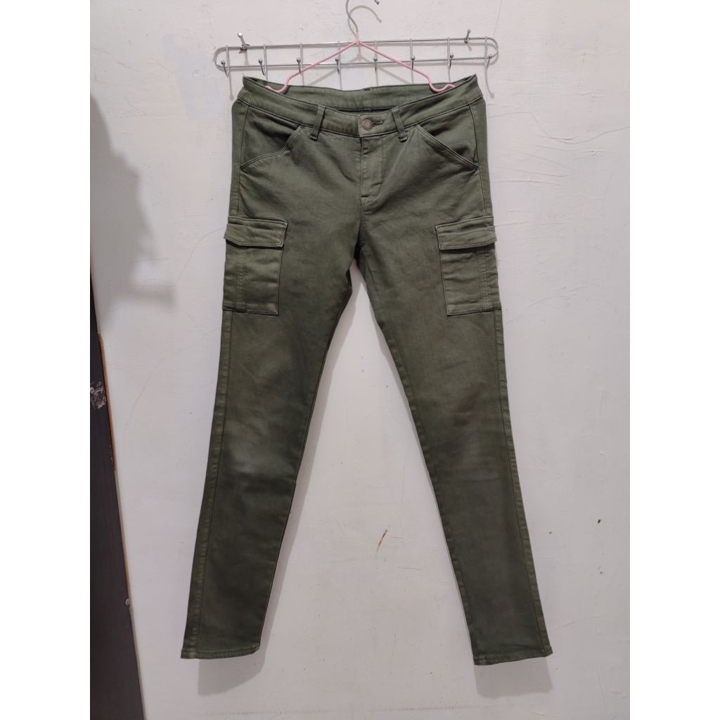 Celana Cargo Hijau Uniqlo Ori Second Pria