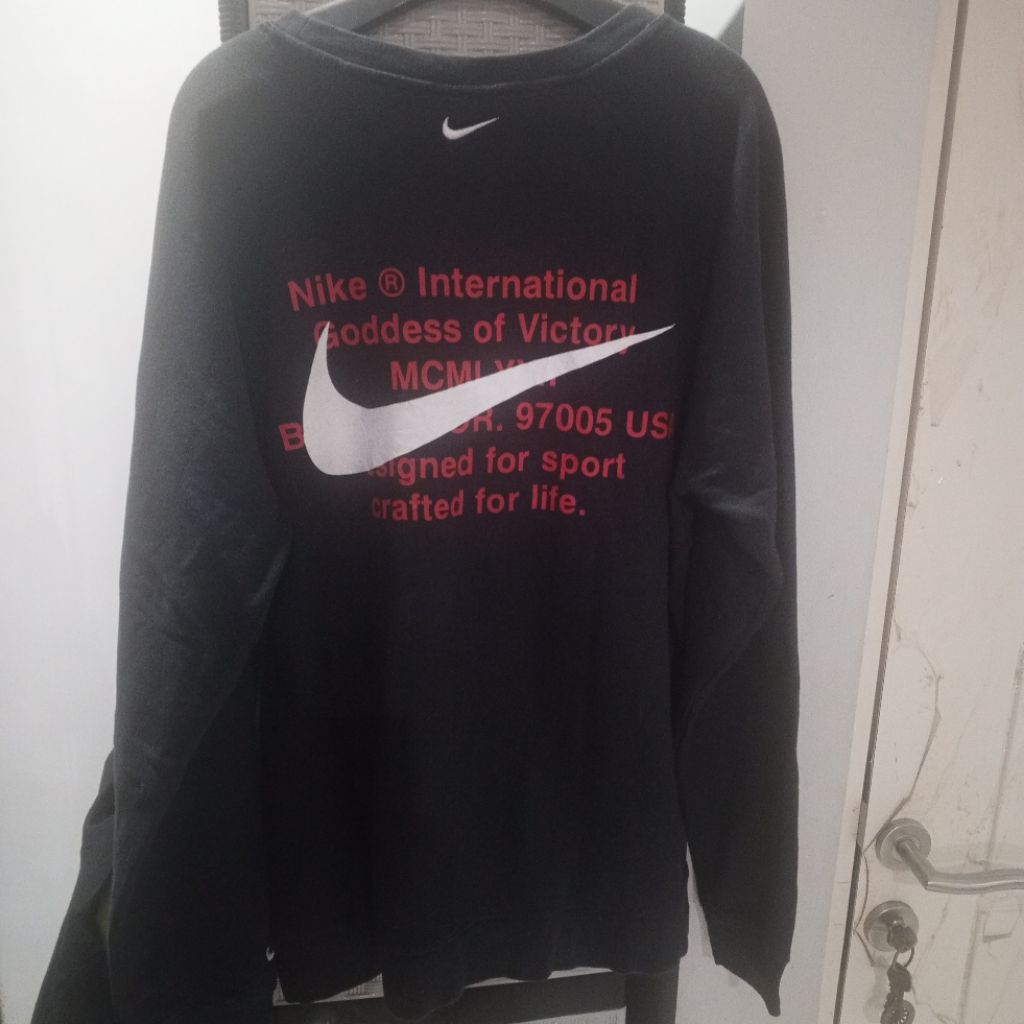 Crewneck Nike International