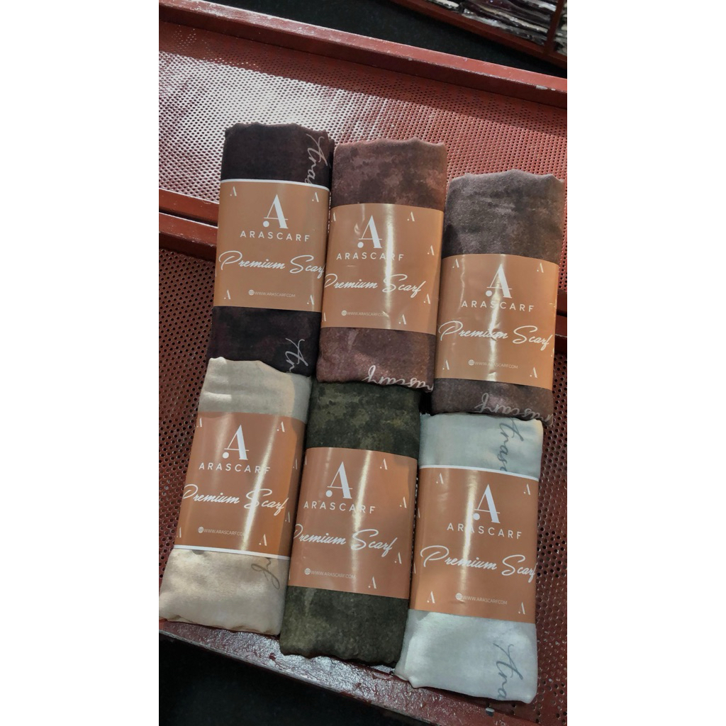 ART SERIES MONOGRAM ARASCARF