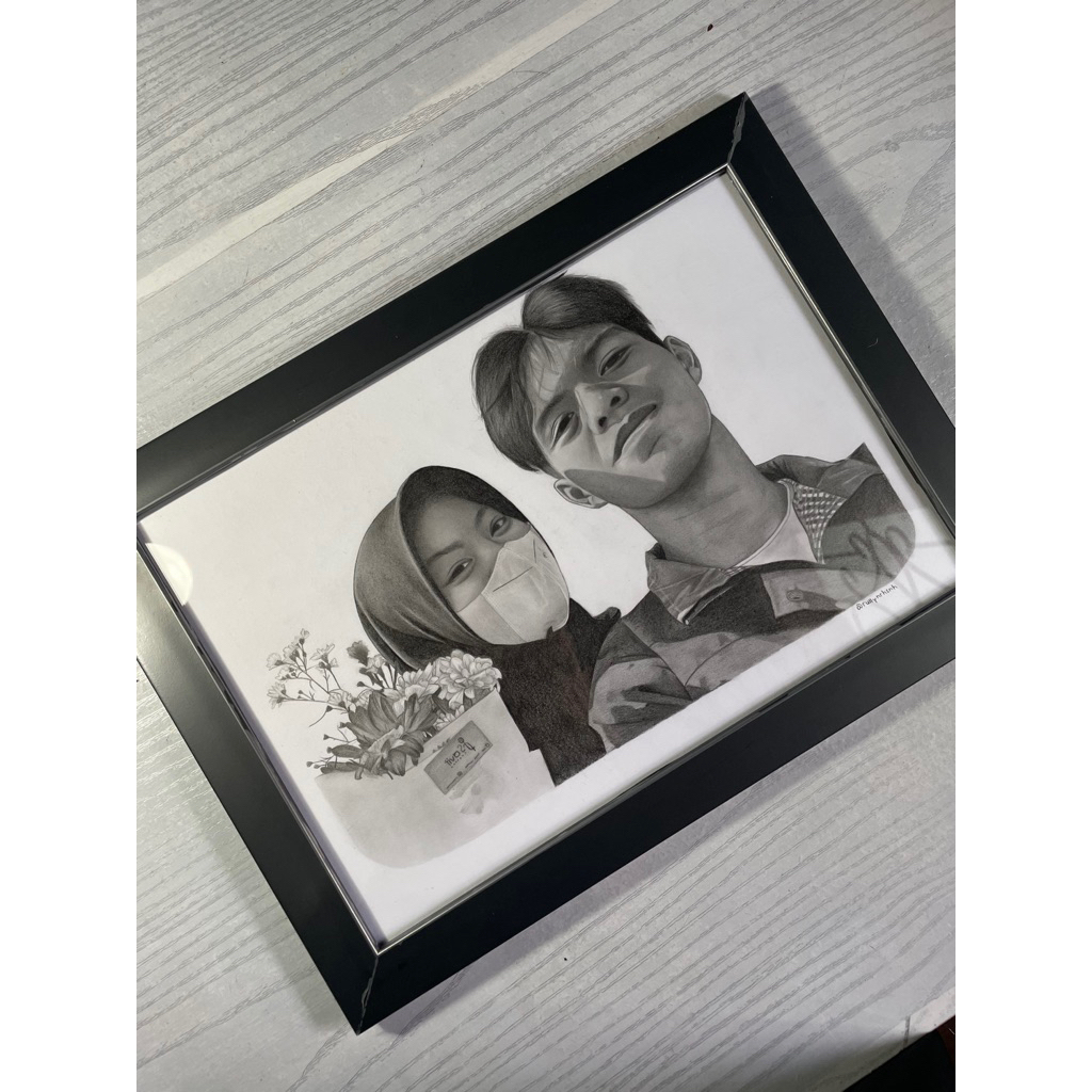 

Jasa gambar realistis costum ukuran A4 2 wajah murah | realistic art homemade custom | ide kado ultah aniverseri kado pasangan sahabat keluarga | hampers unik | ide kado pasangan aestetic