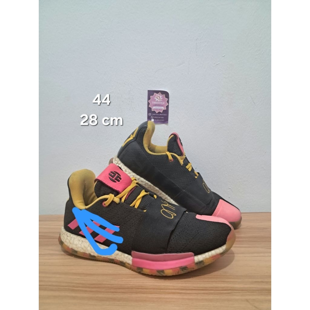 sepatu basket second size 44