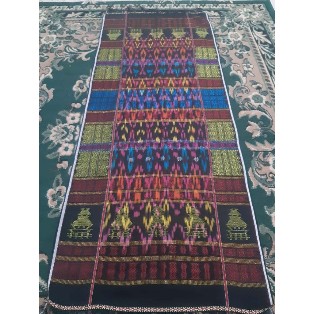 Uis Nipes Hitam Rumah Adat sutra