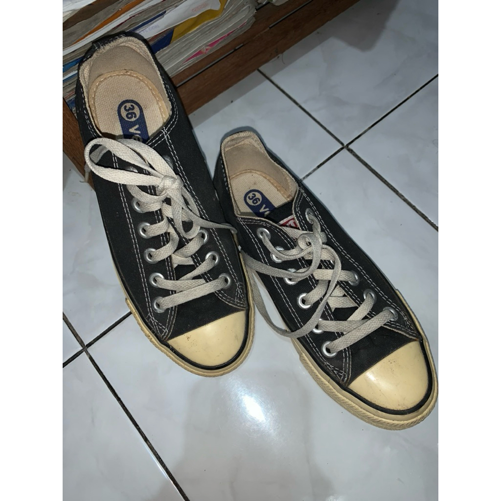 preloved sepatu ventela