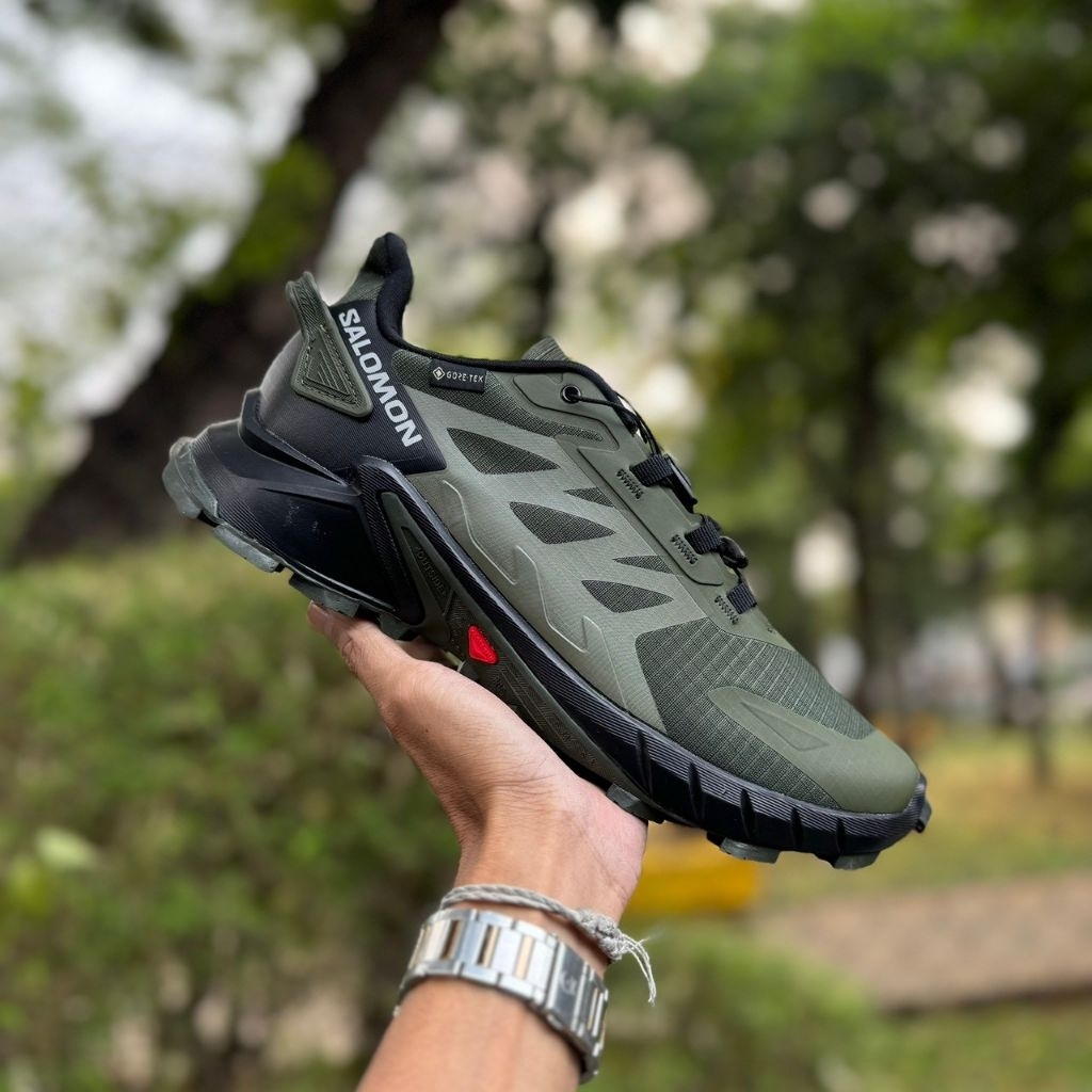 Sepatu Hiking Salomon Supercroos