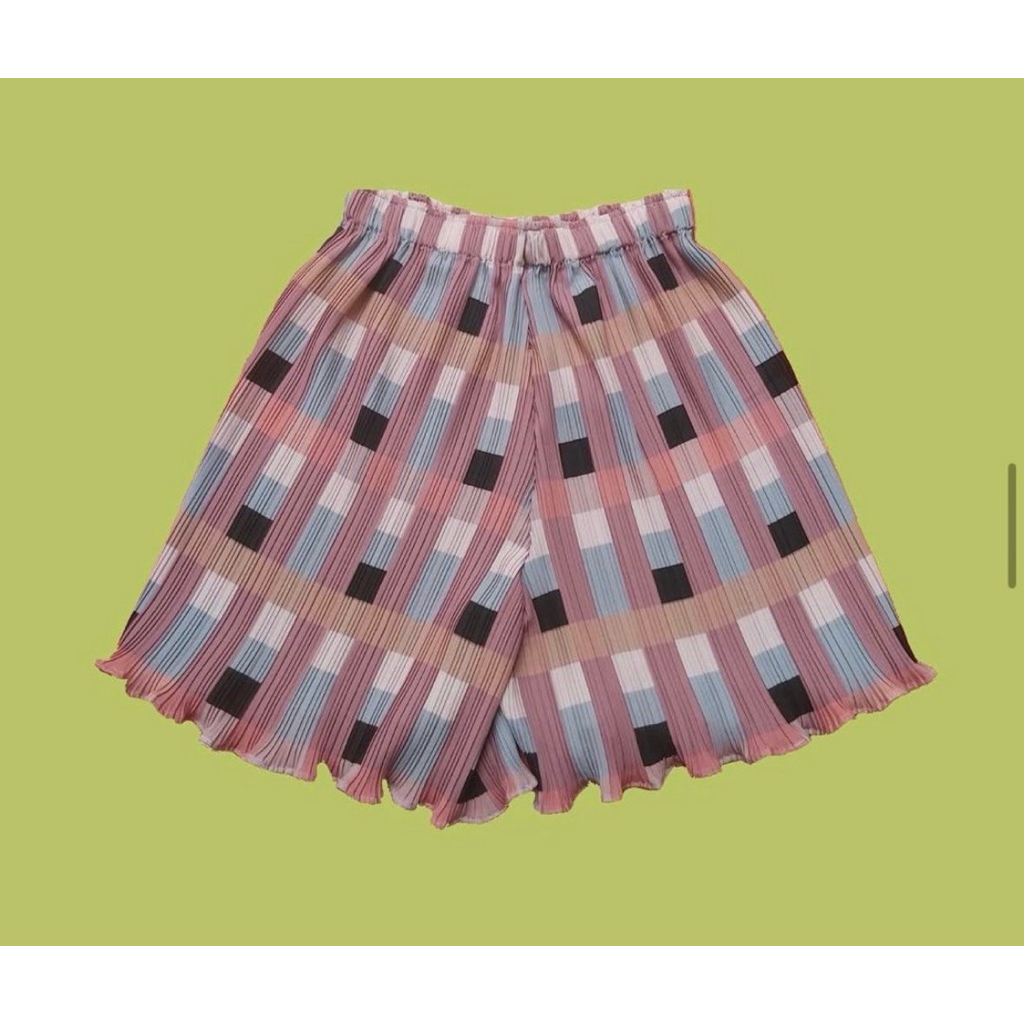 short pleatsi