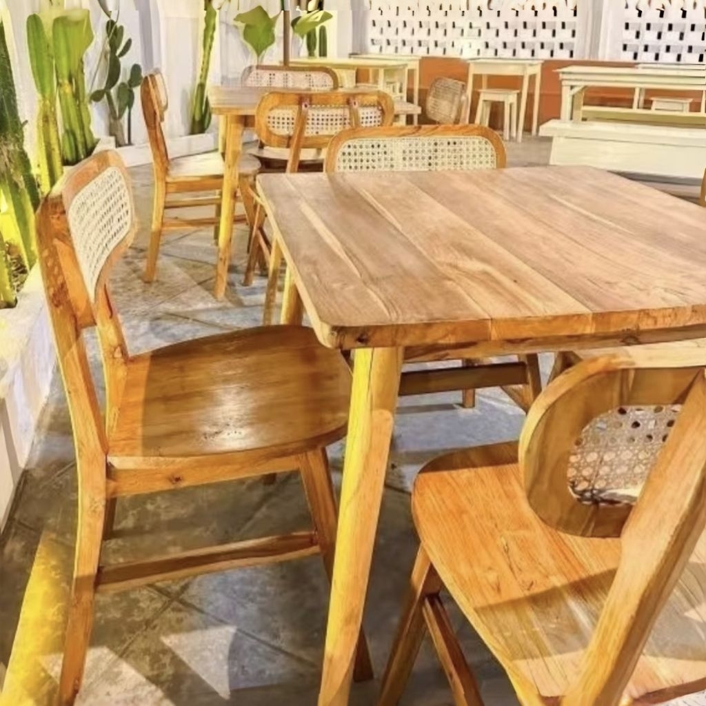Set Meja Makan Kayu Jati Minimalis 4 Kursi Anyaman Rotan & Jok Empuk