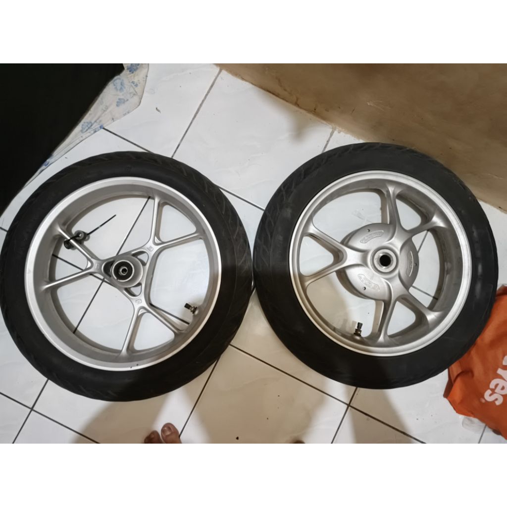 Velg lexi original, ban maxxis, bosh