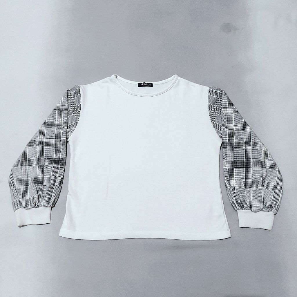 (preloved) DETAILS sweater crop