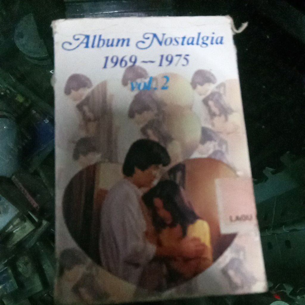 kaset pita ALBUM NOSTALGIA 1969-1975 M073