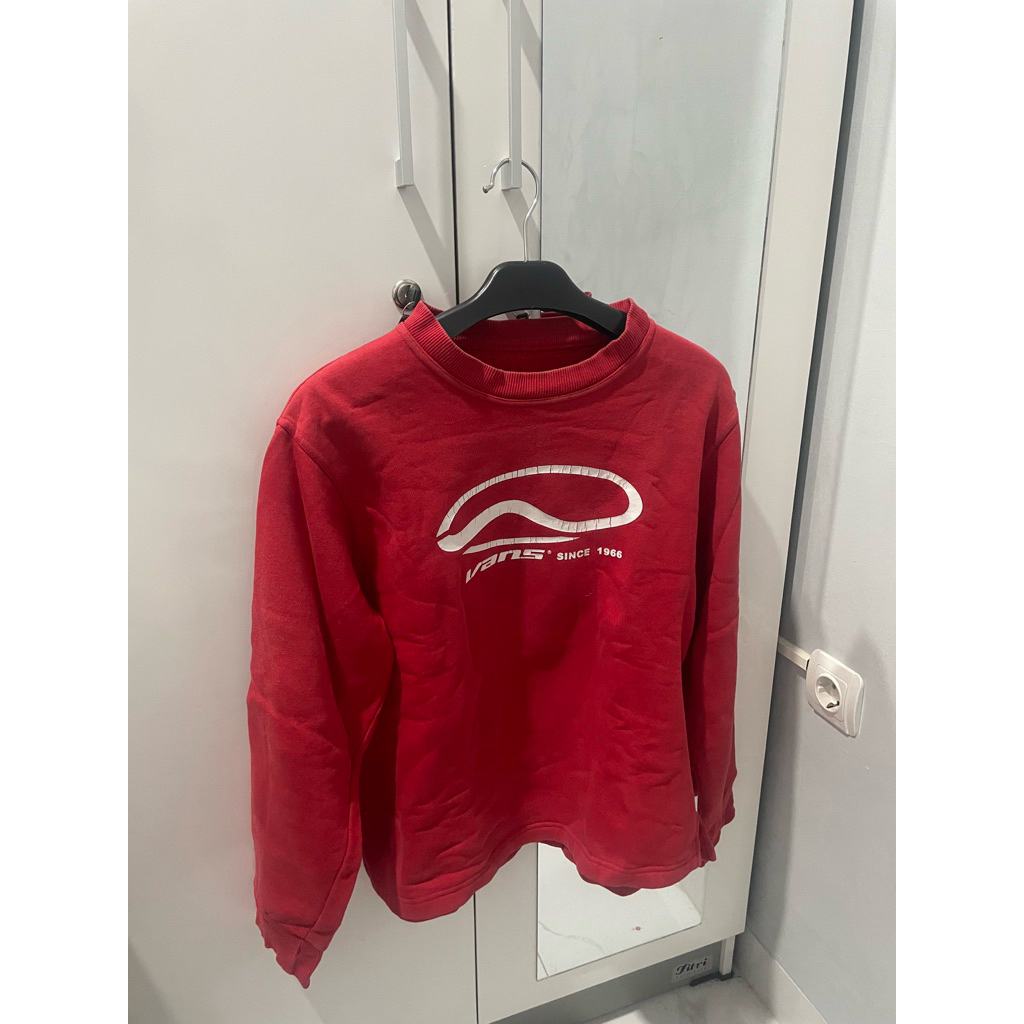 Preloved Sweater Vans