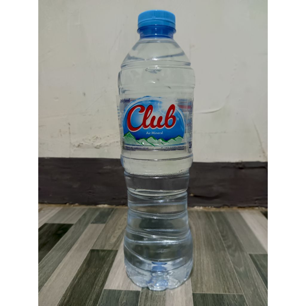 

air mineral botol merk CLUB 600ml Indofood