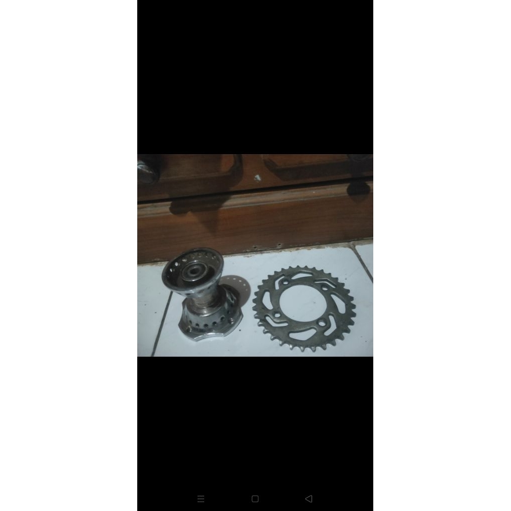 tromol depan besi yamaha (as kecil) bekas.+gear belakang ukuran 33