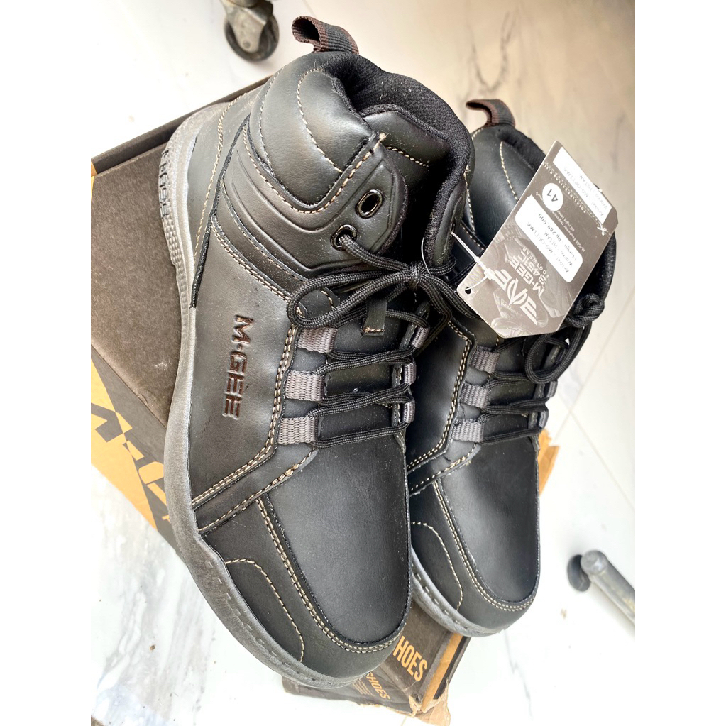 sepatu hiking merk Mgee