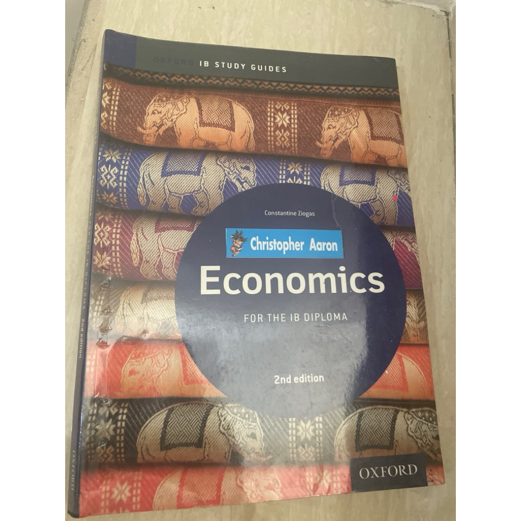buku economics IB Diploma