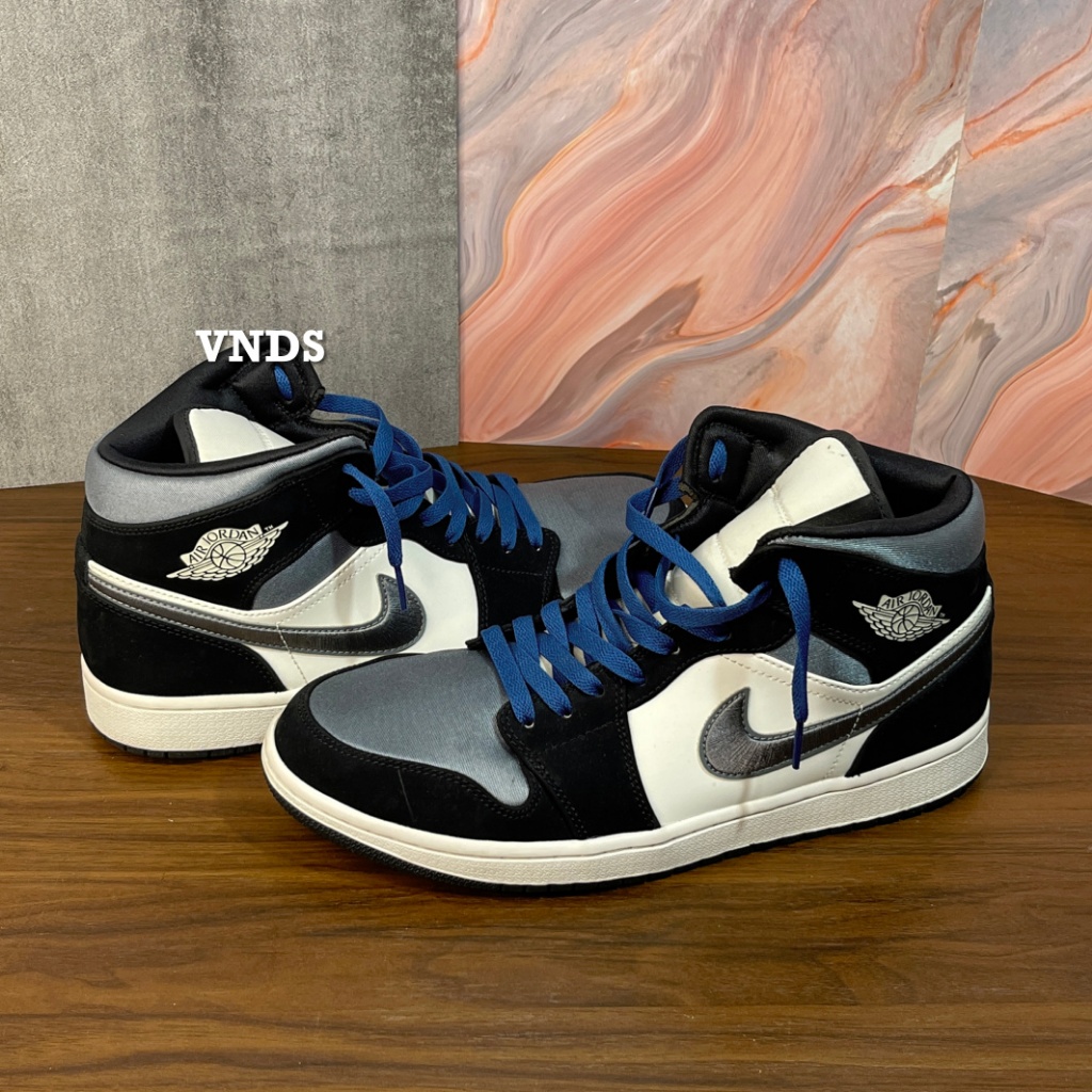 VNDS NIKE AIR JORDAN 1 MID SATIN GREY TOE MEN'S, SZ 45