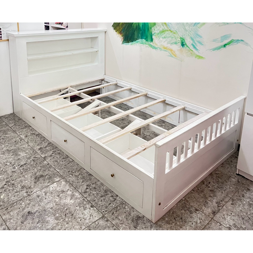 Rangka Kasur Kayu dengan Laci & Rak Buku