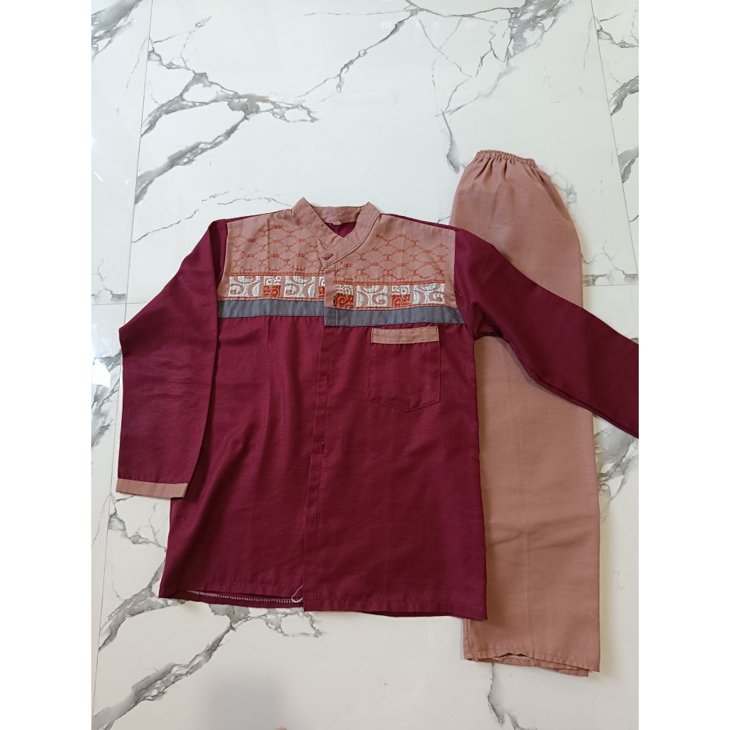 Preloved-muslim anak laki laki maroon