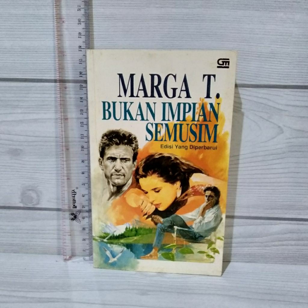 NOVEL ORIGINAL Bukan Impian Semusim By Marga T