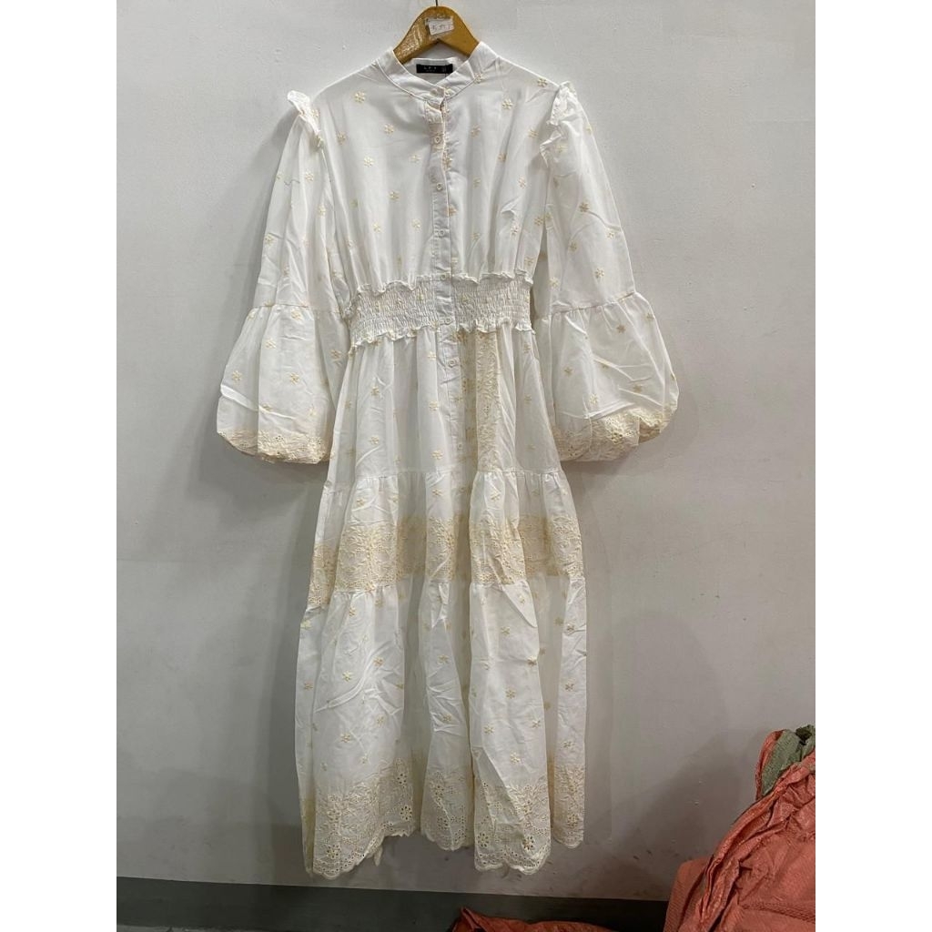 dress lfy putih