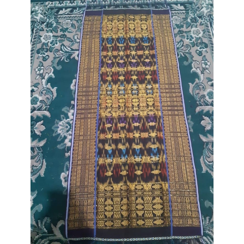 Uis Nipes Karo Kopi Gosong tanpa Rumah adat semi Sutra