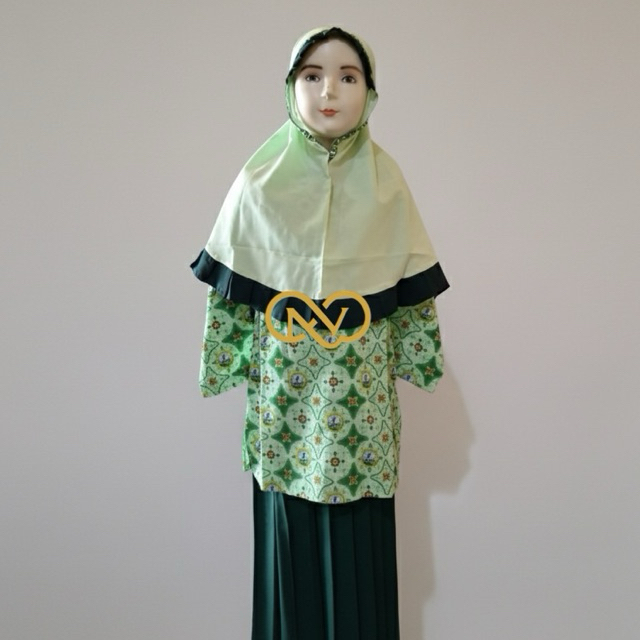 Setelan baju muslim madrasah TPQ anak cewek usia 3-15 tahun, atasan tunik dan rok wiru.