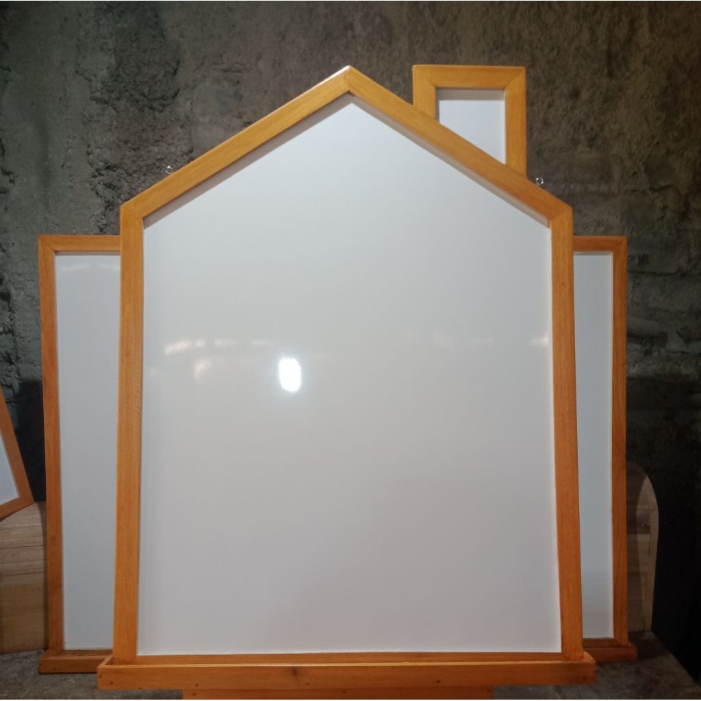 

PAPAN TULIS WHITE BOARD PASUNG (BENTUK RUMAH) UKURAN T80cm×L60cm