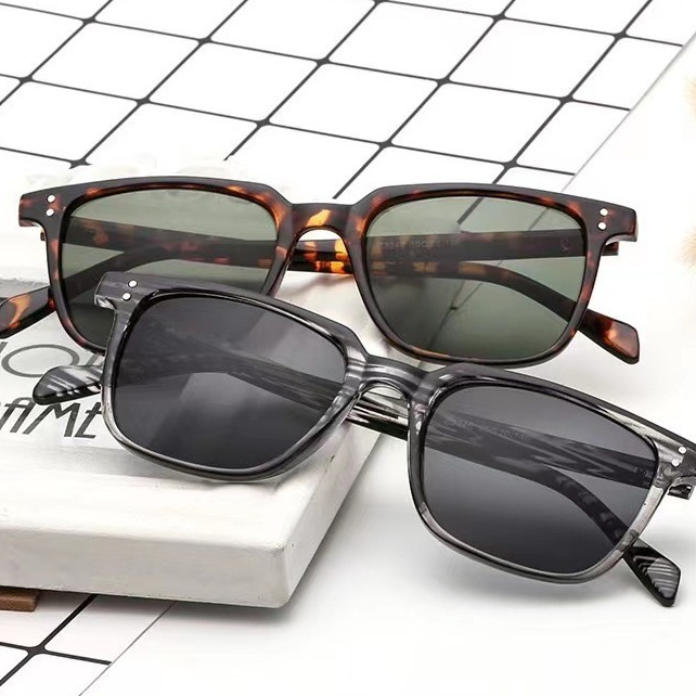 Kacamata hitam kotak kecil/perempuan versi korea kacamata hitam baru/kacamata seks pria