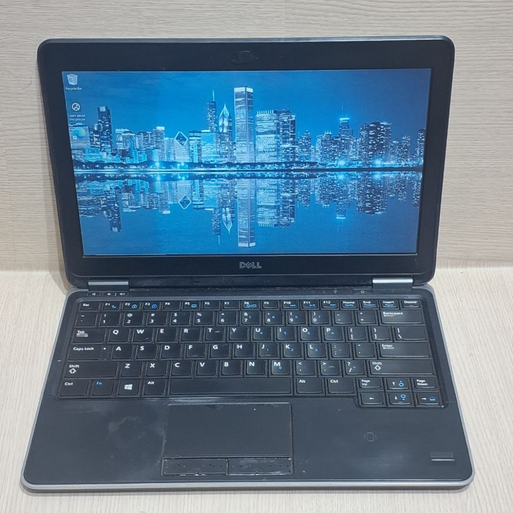 082. Dell Latitude E7240 Intel core i7 gen 4