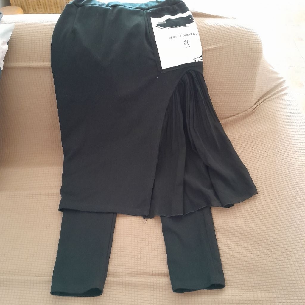 celana rok second/celana rok preloved/celana rok Korea/celana rok KPOP