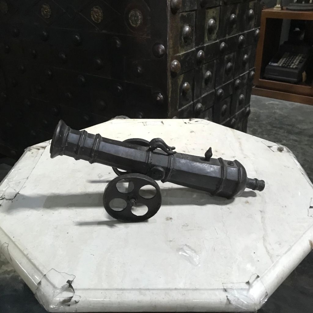 Meriam VOC Perunggu Mini Lawas Jadul Tua