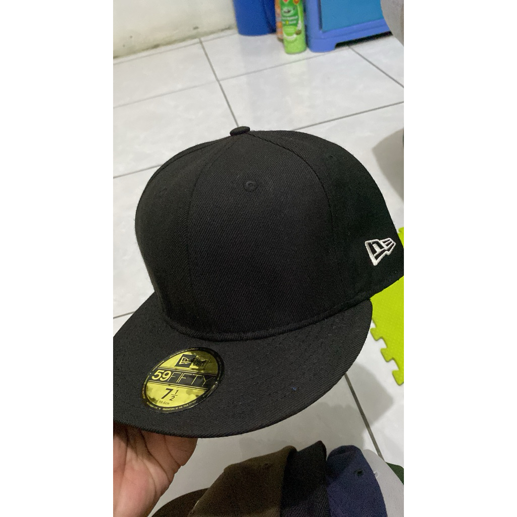 Topi New era All black second