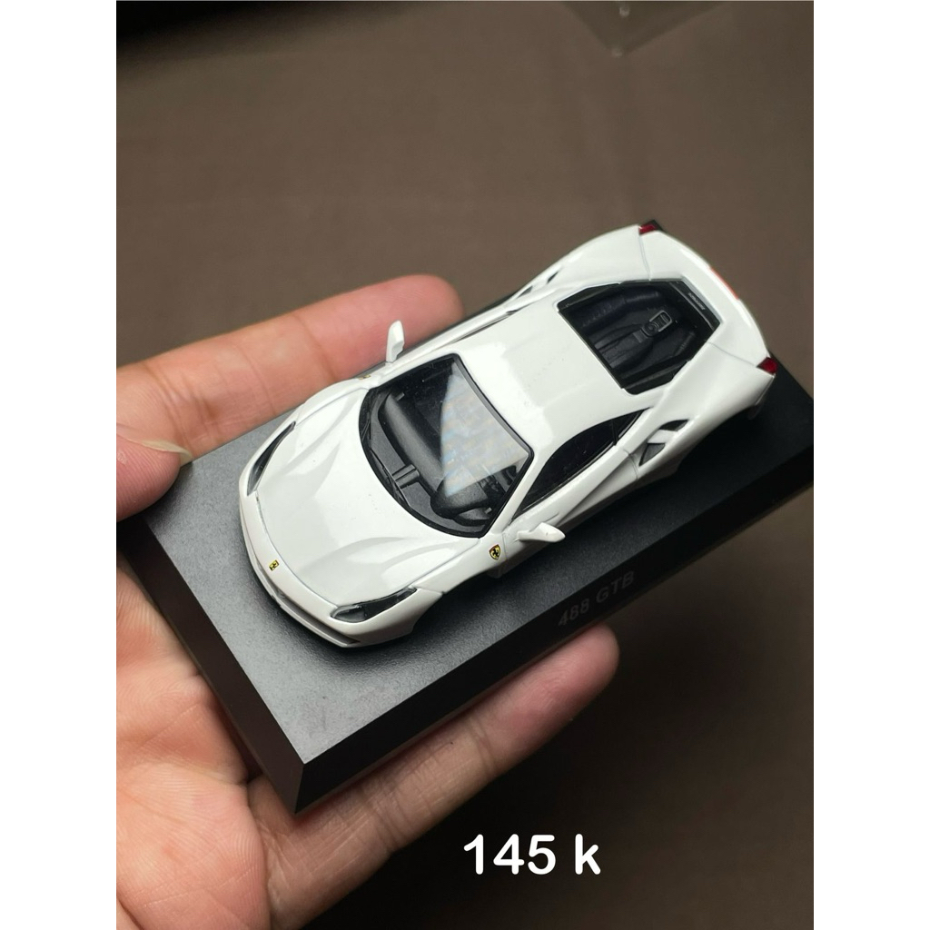 Kyosho 488 GTB putih