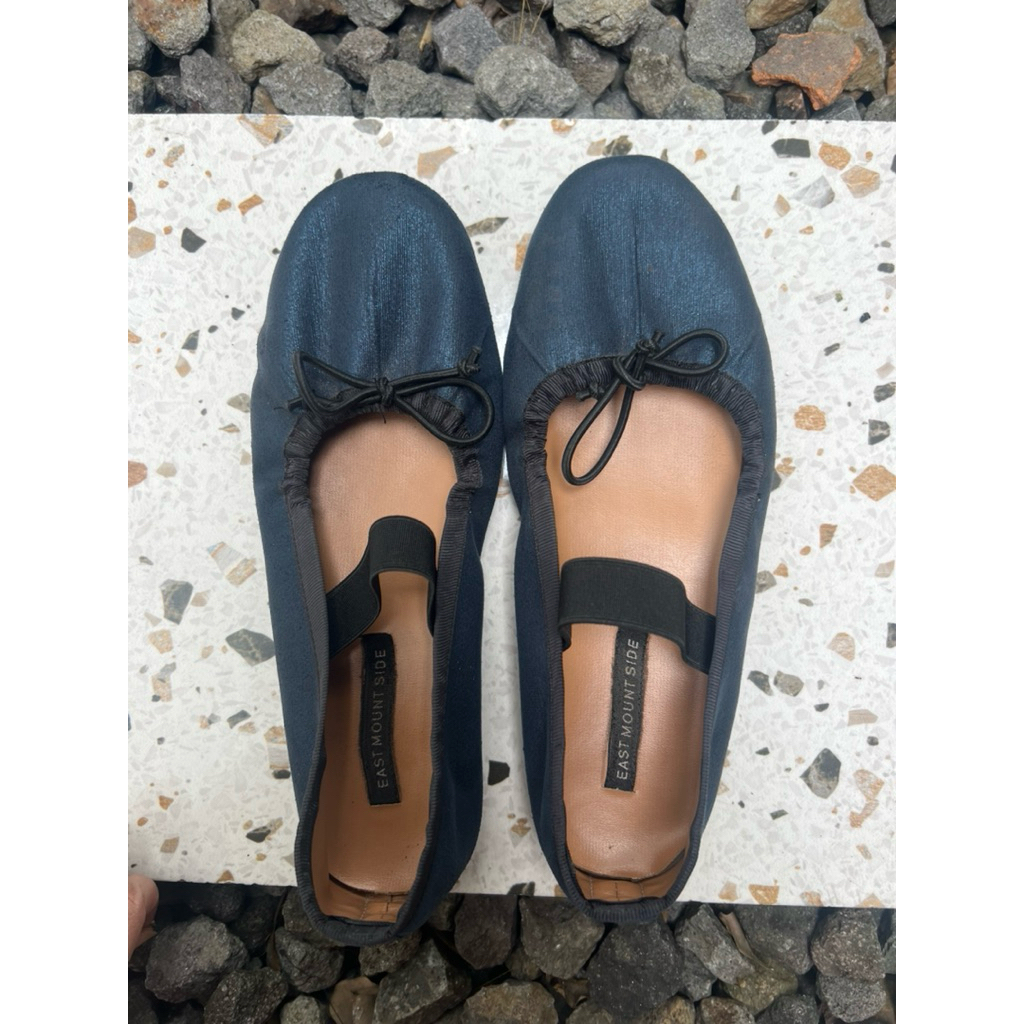 Preloved East Mount Side Flatshoes size 38