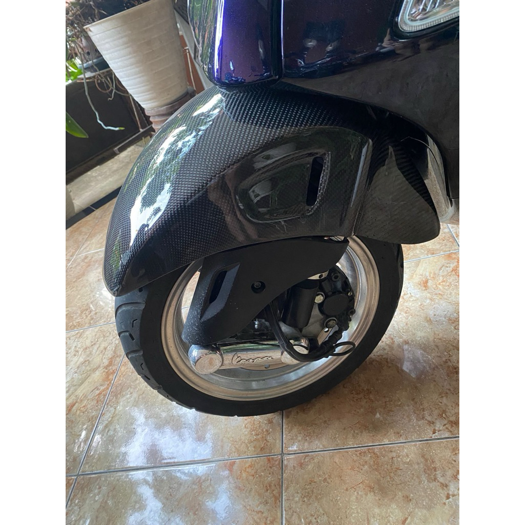 spakbor depan carbon vespa dan spakbor belakang